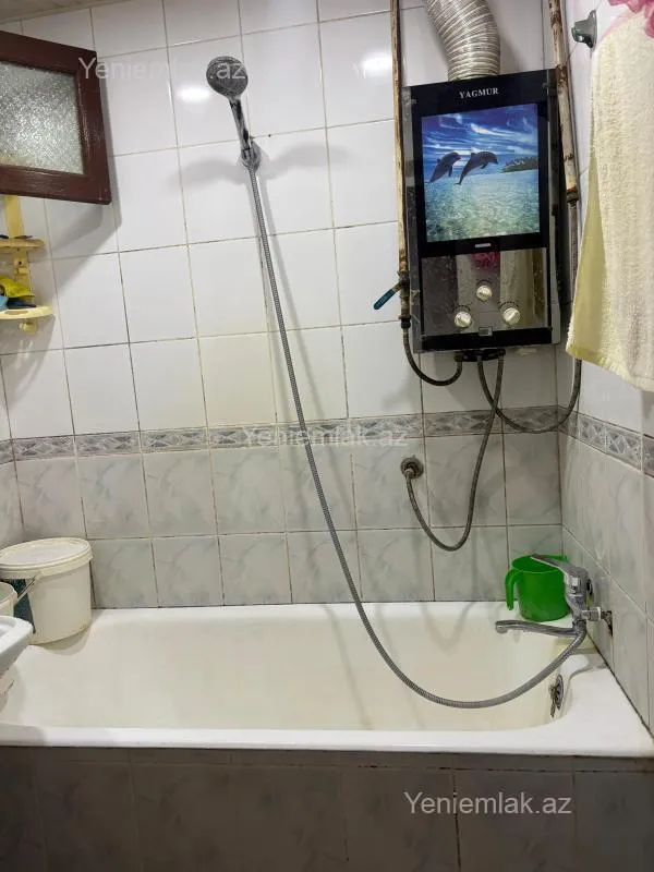 Satılır 3 otaqlı köhnə tikili 70 m²