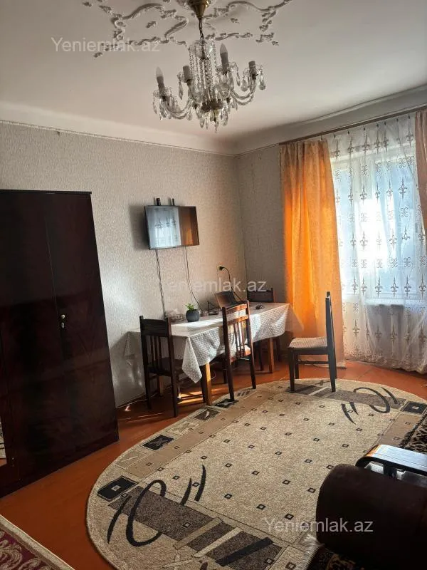 Satılır 3 otaqlı köhnə tikili 70 m²