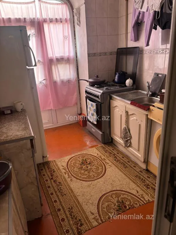Satılır 3 otaqlı köhnə tikili 70 m²