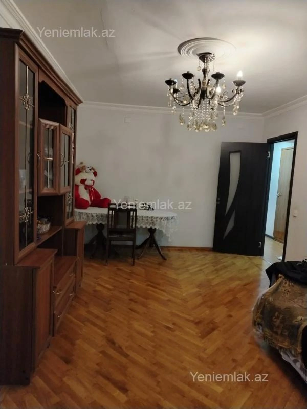 Satılır 2 otaqlı köhnə tikili 90 m²