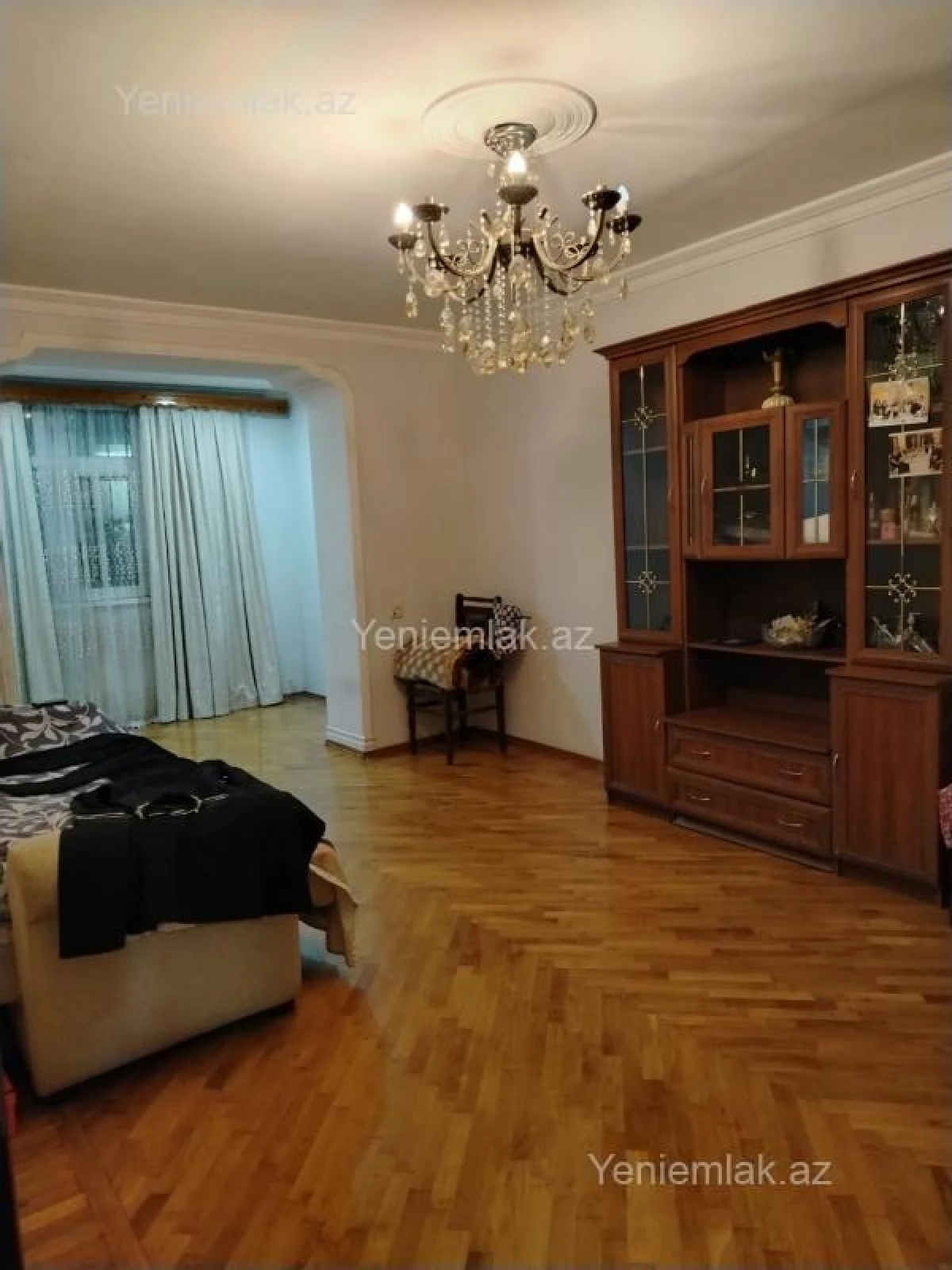 Satılır 2 otaqlı köhnə tikili 90 m²