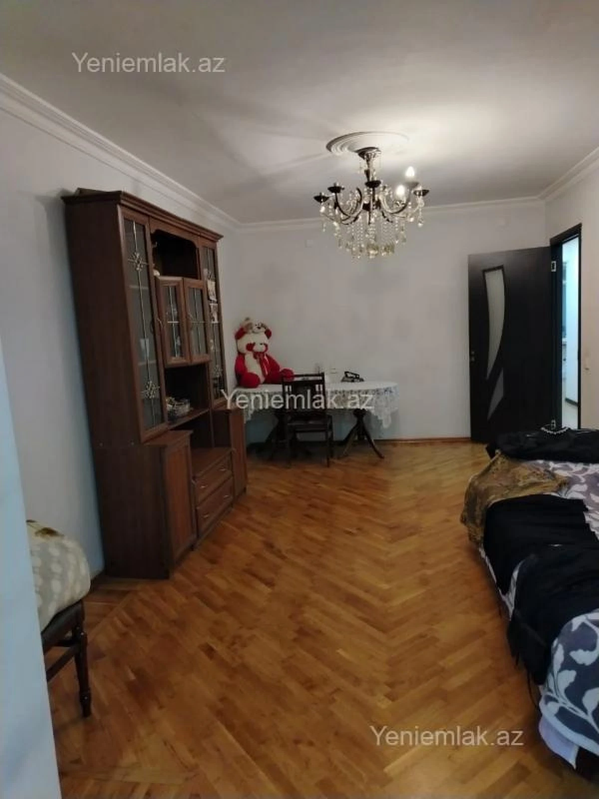Satılır 2 otaqlı köhnə tikili 90 m²