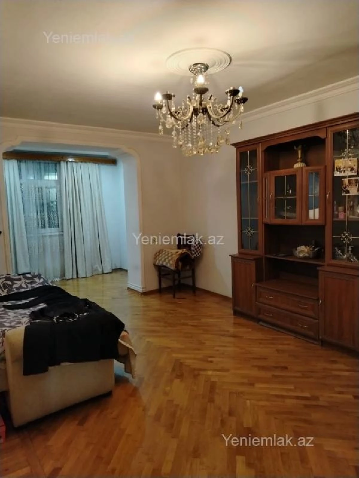Satılır 2 otaqlı köhnə tikili 90 m²