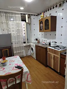 Satılır 2 otaqlı köhnə tikili 90 m²