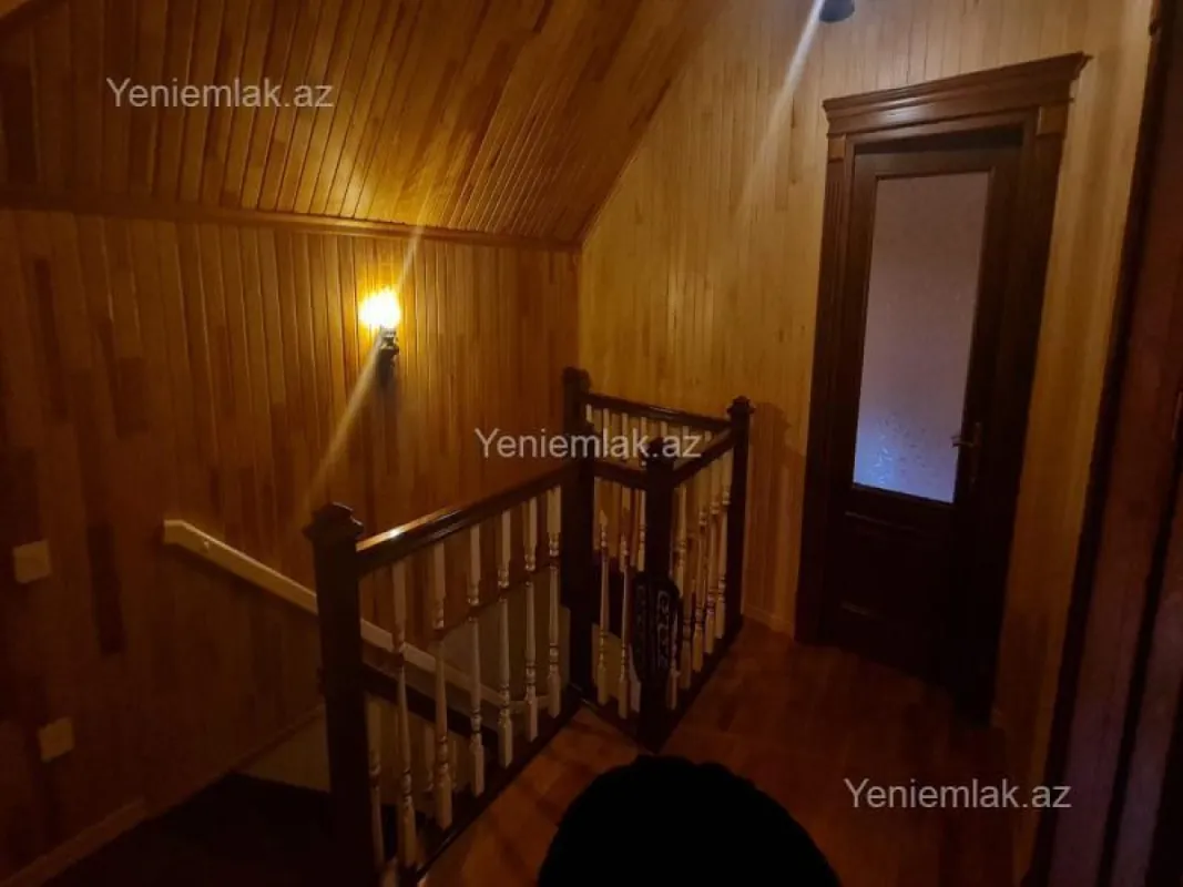 Satılır 6 otaqlı həyət evi 250 m²