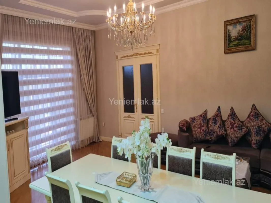 Satılır 6 otaqlı həyət evi 250 m²