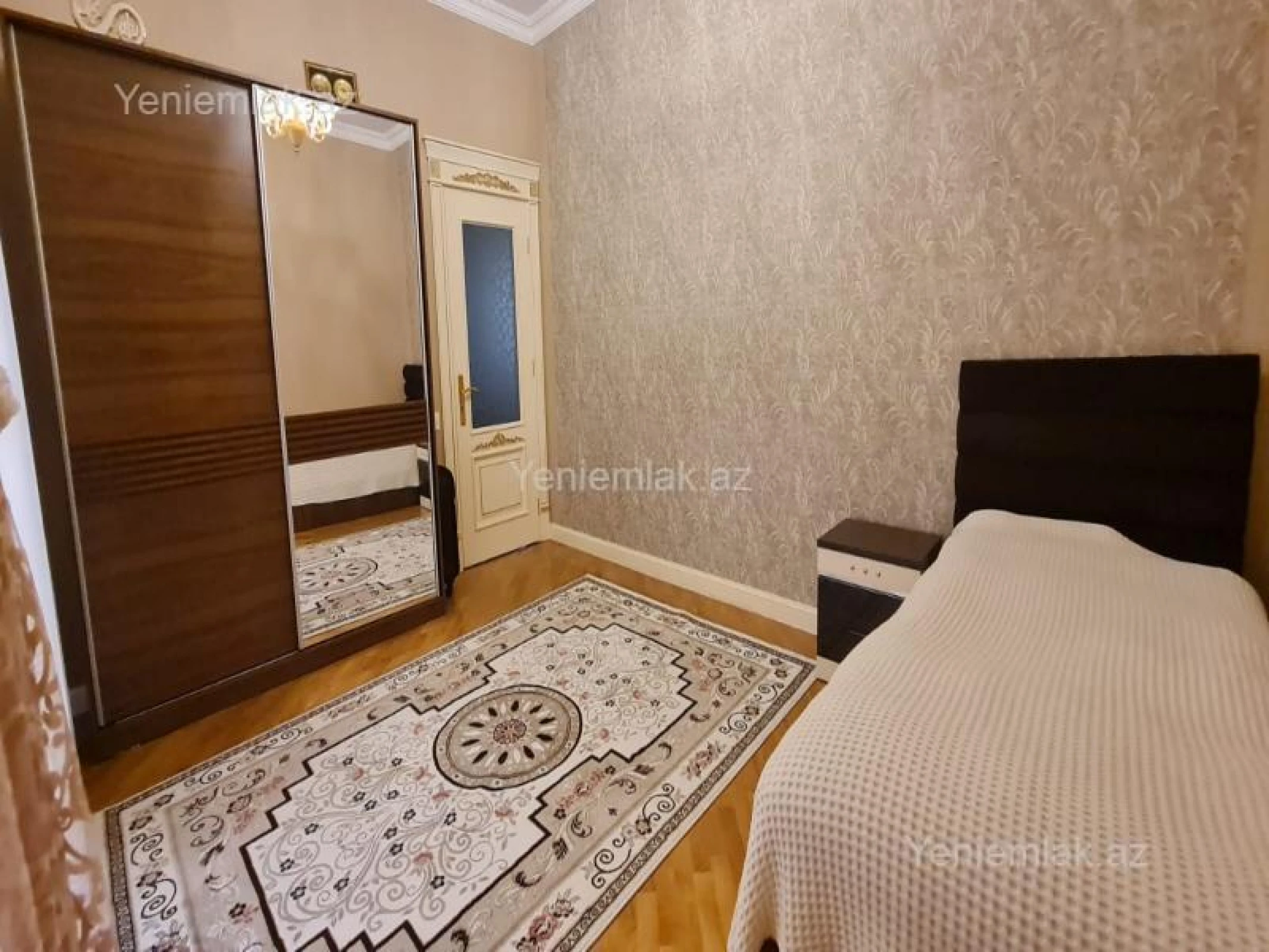 Satılır 6 otaqlı həyət evi 250 m²
