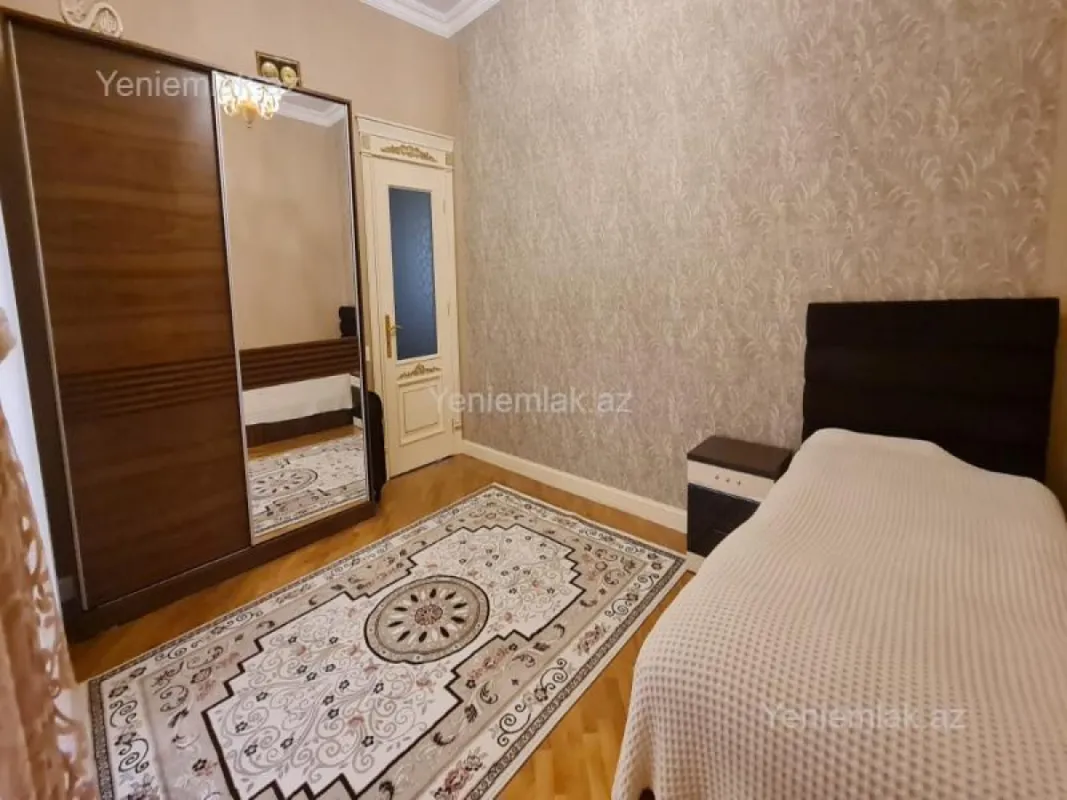 Satılır 6 otaqlı həyət evi 250 m²
