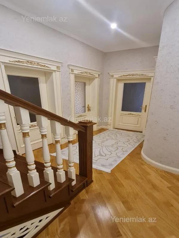 Satılır 6 otaqlı həyət evi 250 m²