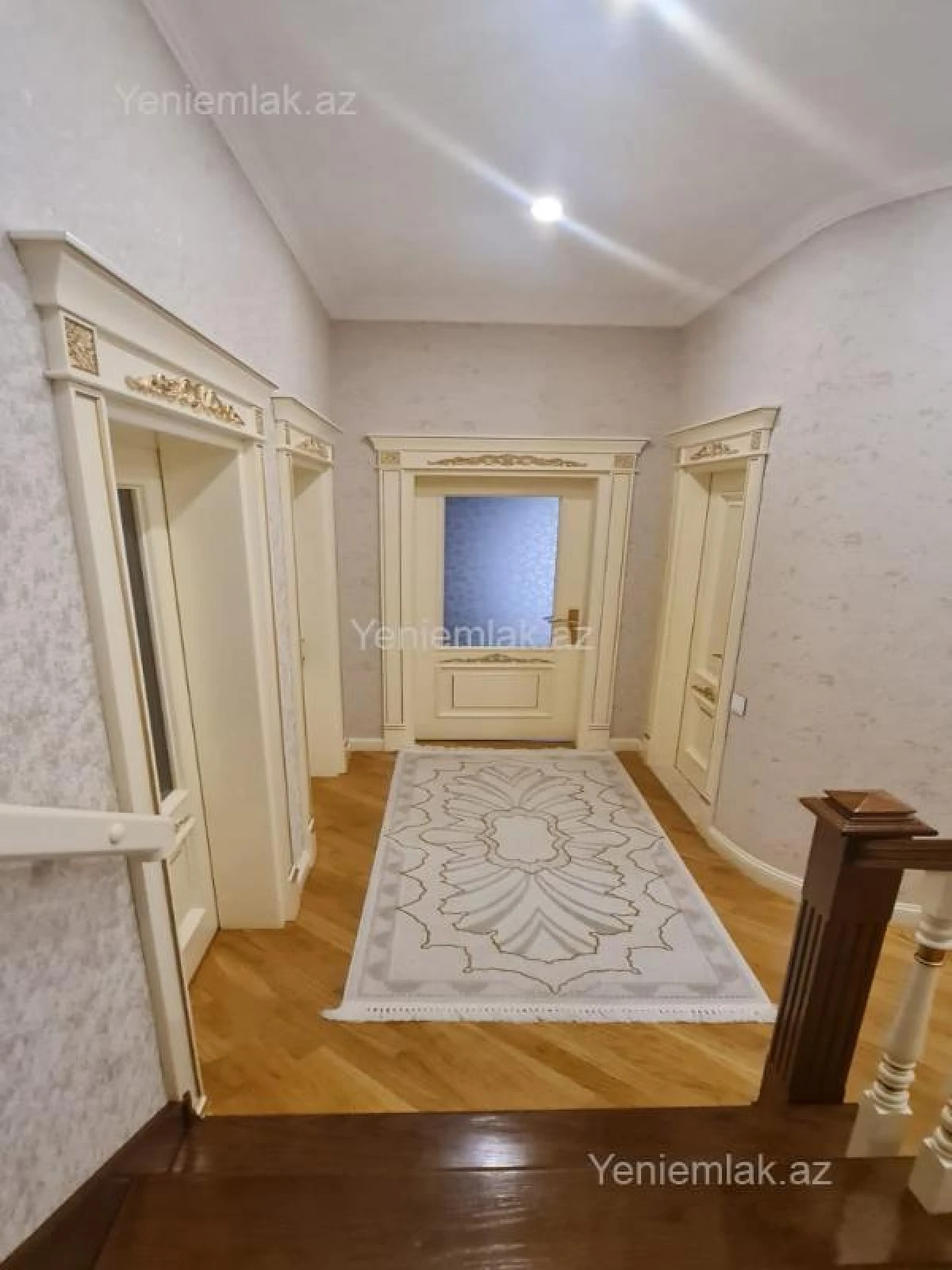 Satılır 6 otaqlı həyət evi 250 m²