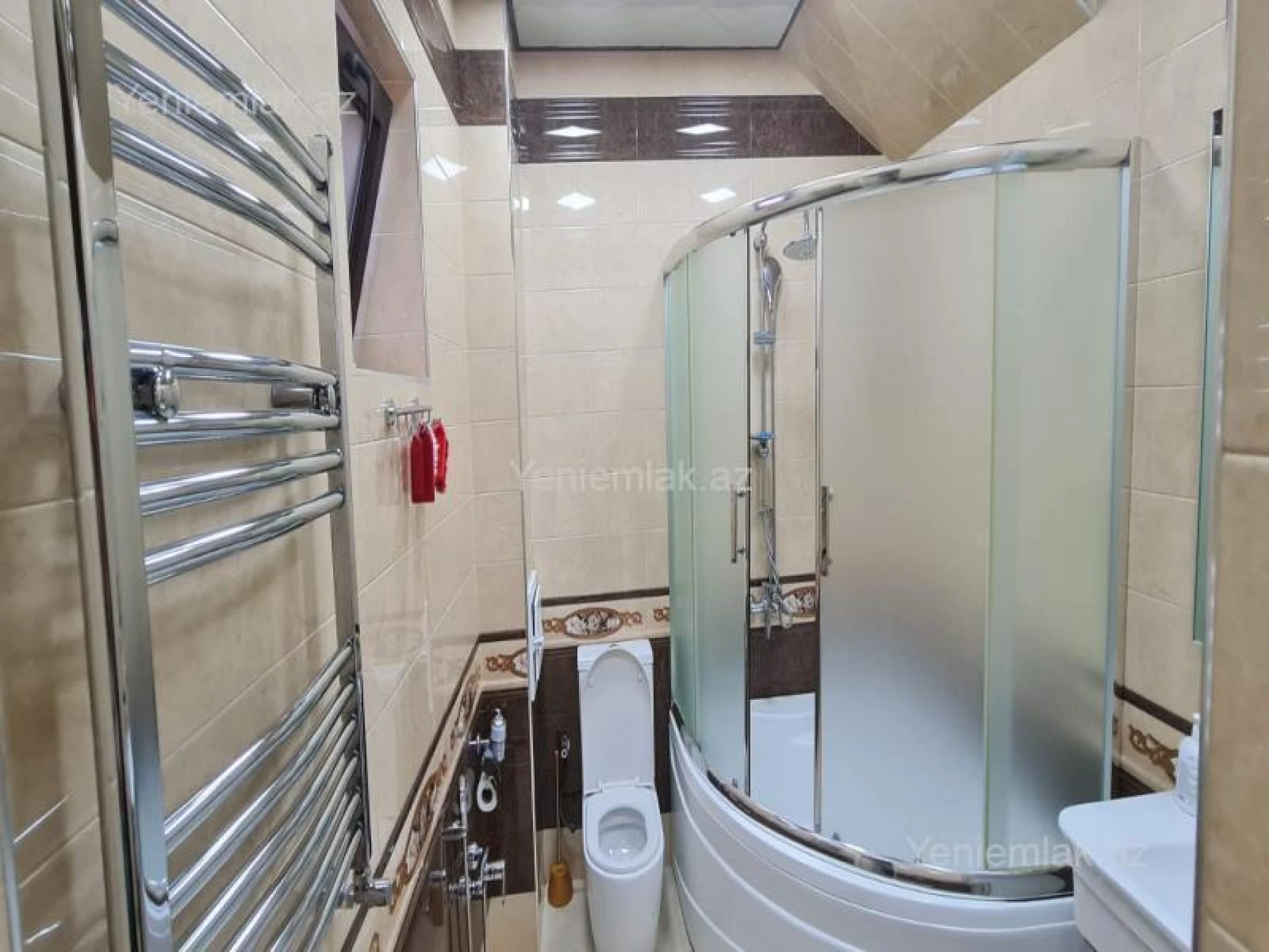 Satılır 6 otaqlı həyət evi 250 m²