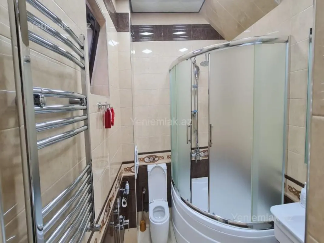 Satılır 6 otaqlı həyət evi 250 m²