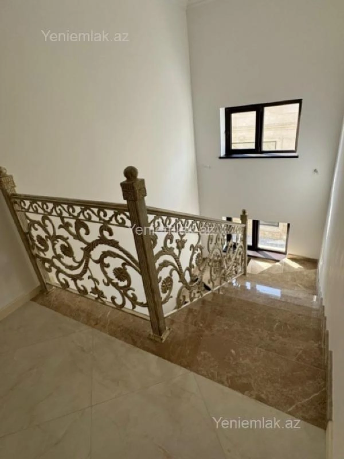 Satılır 6 otaqlı həyət evi 277 m²