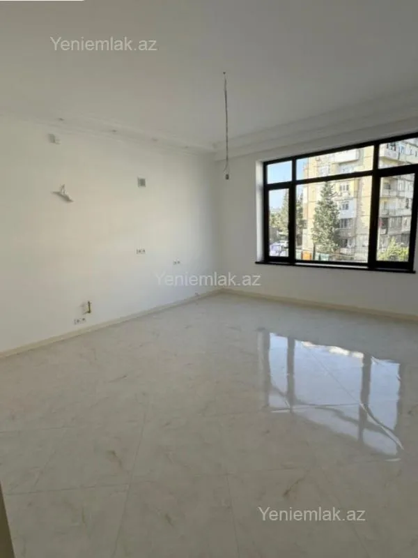 Satılır 6 otaqlı həyət evi 277 m²