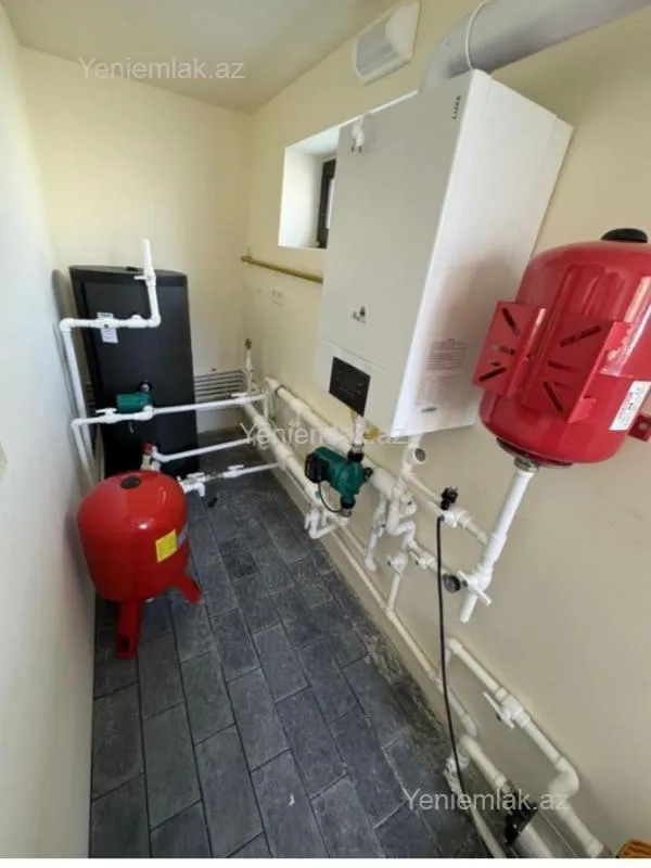 Satılır 6 otaqlı həyət evi 277 m²