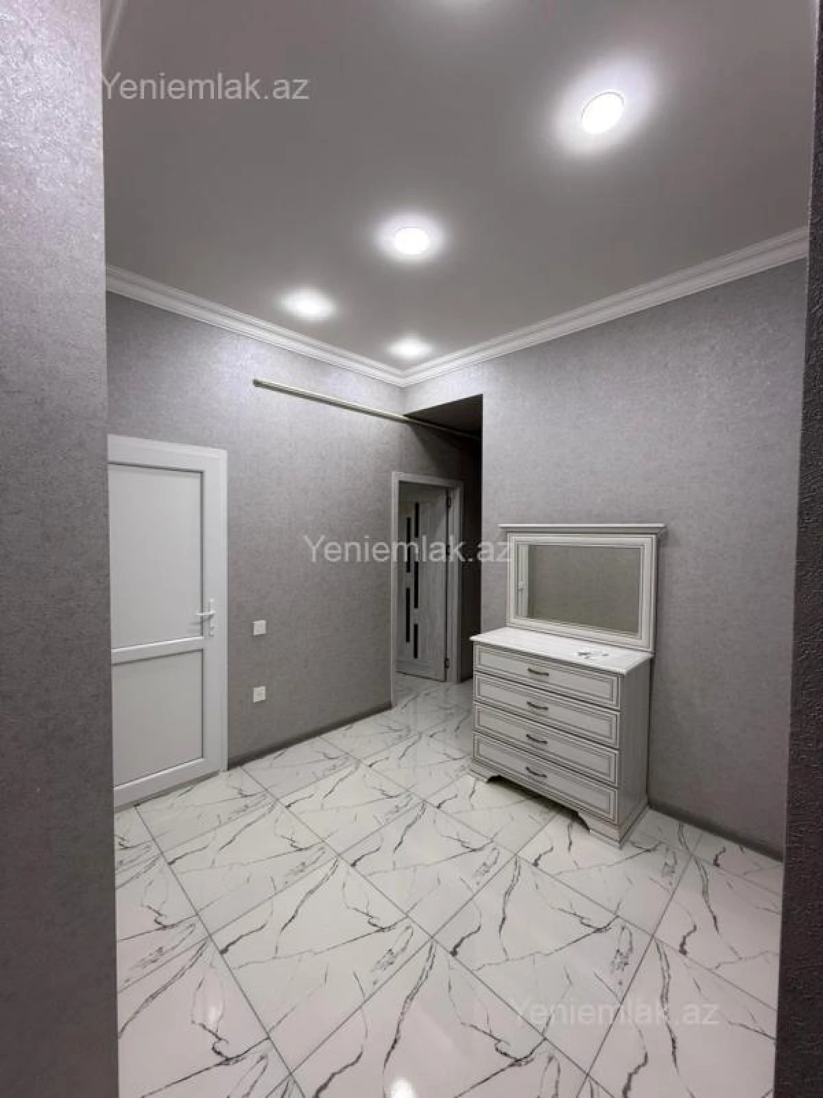 Satılır 2 otaqlı yeni tikili 71 m²