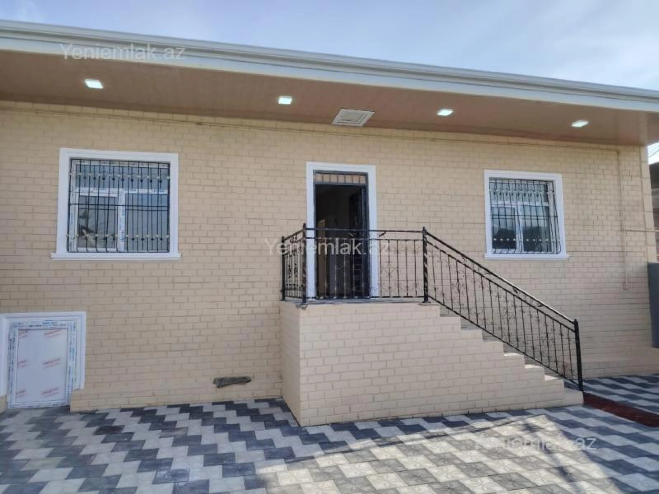 Satılır 3 otaqlı həyət evi 140 m²