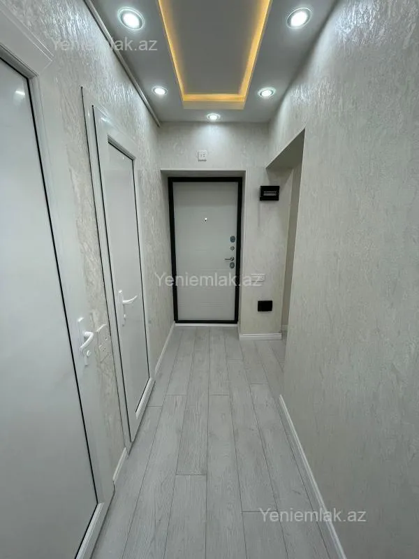 Satılır 2 otaqlı köhnə tikili 60 m²