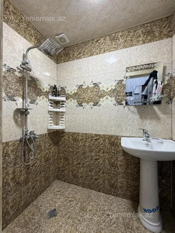 Satılır 3 otaqlı yeni tikili 75 m²