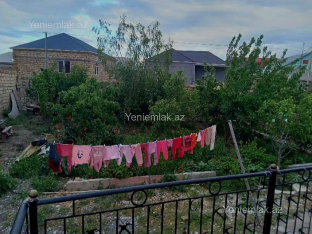 Satılır 4 otaqlı həyət evi 132 m²
