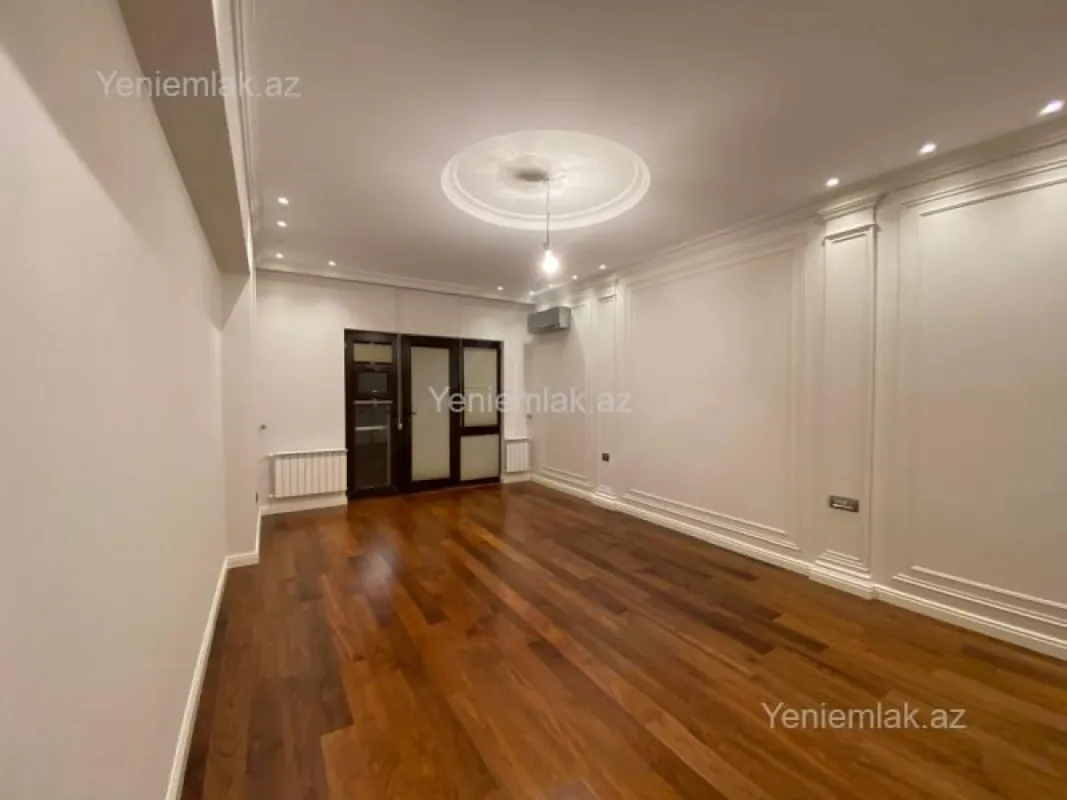 Satılır 4 otaqlı yeni tikili 195 m²