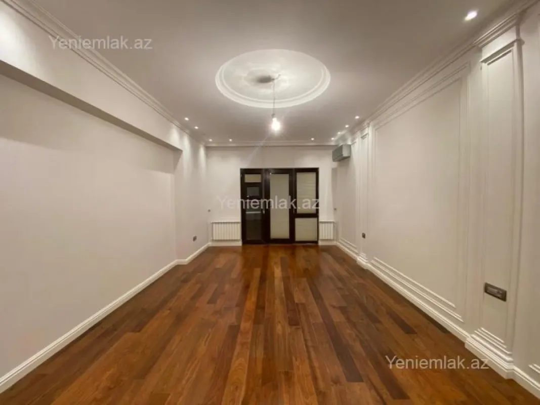 Satılır 4 otaqlı yeni tikili 195 m²