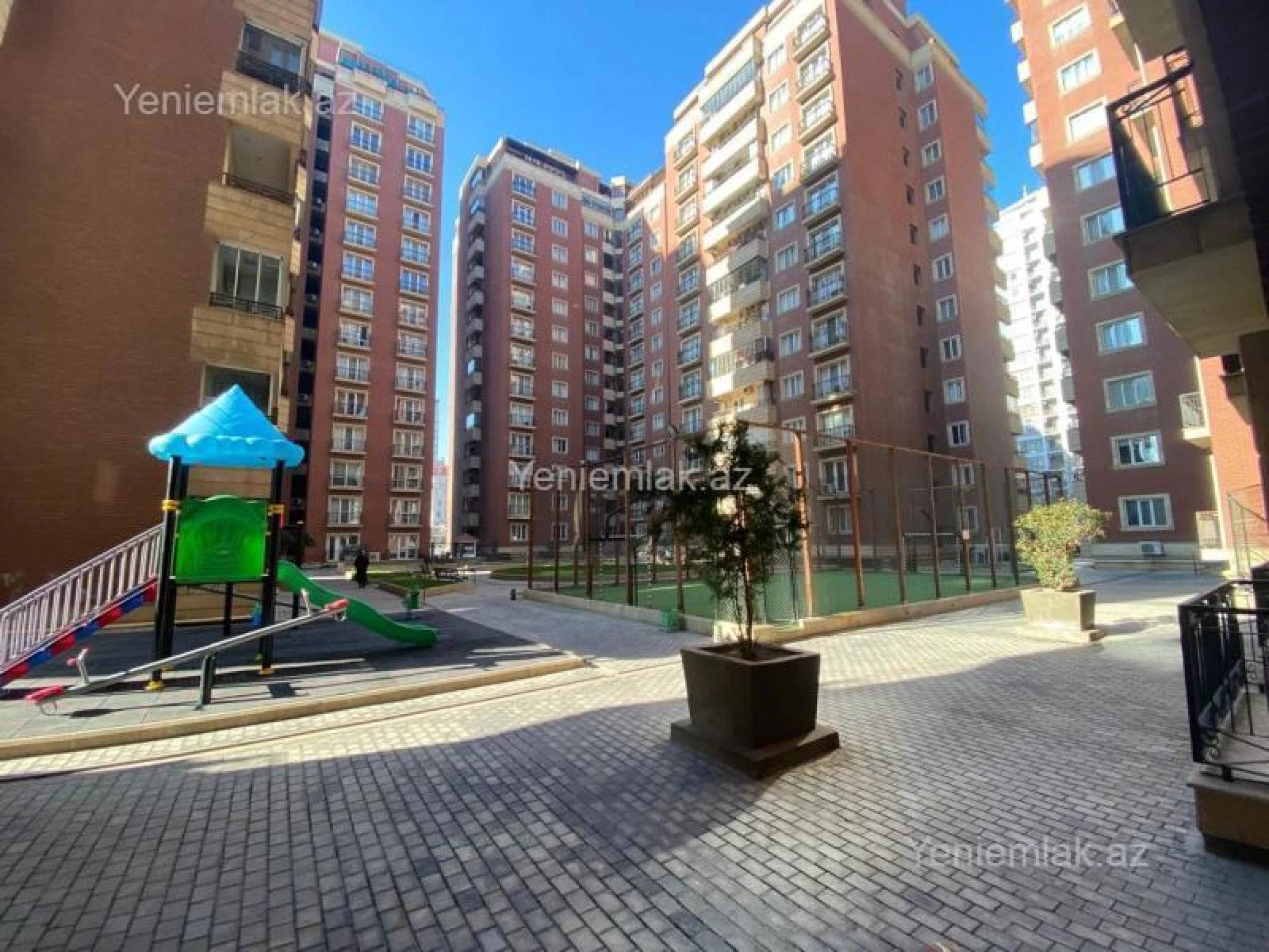 Satılır 4 otaqlı yeni tikili 195 m²