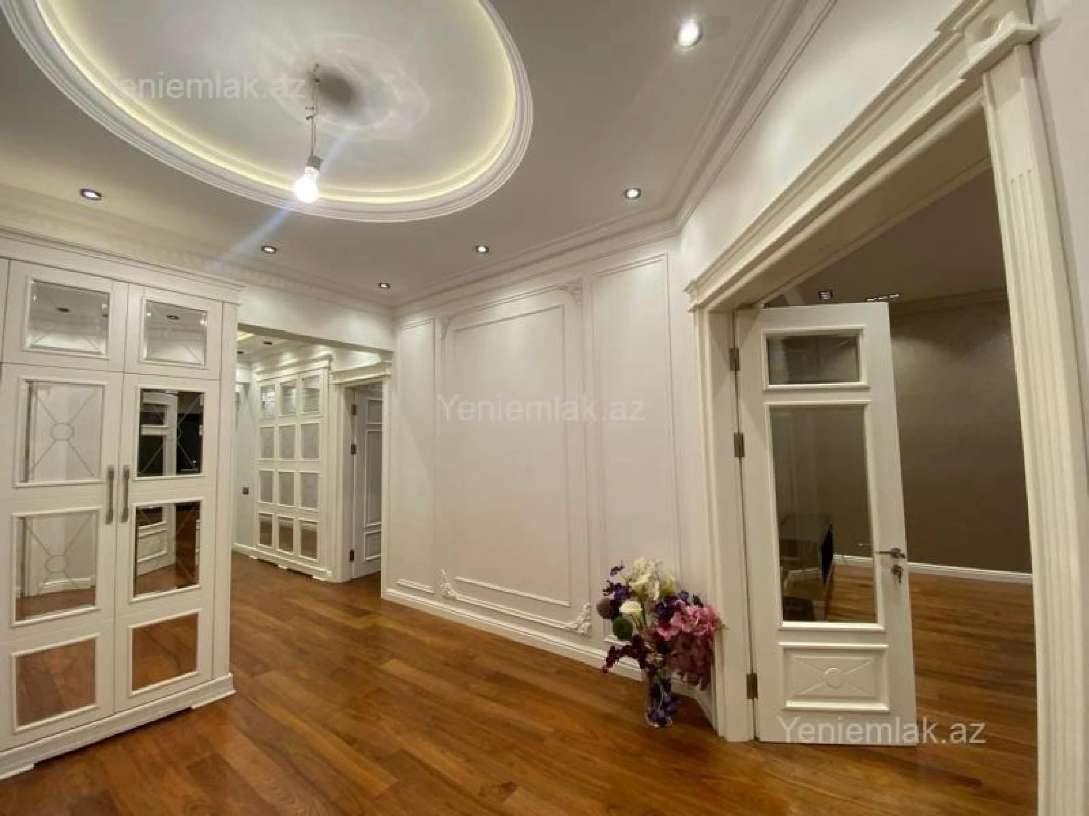 Satılır 4 otaqlı yeni tikili 195 m²