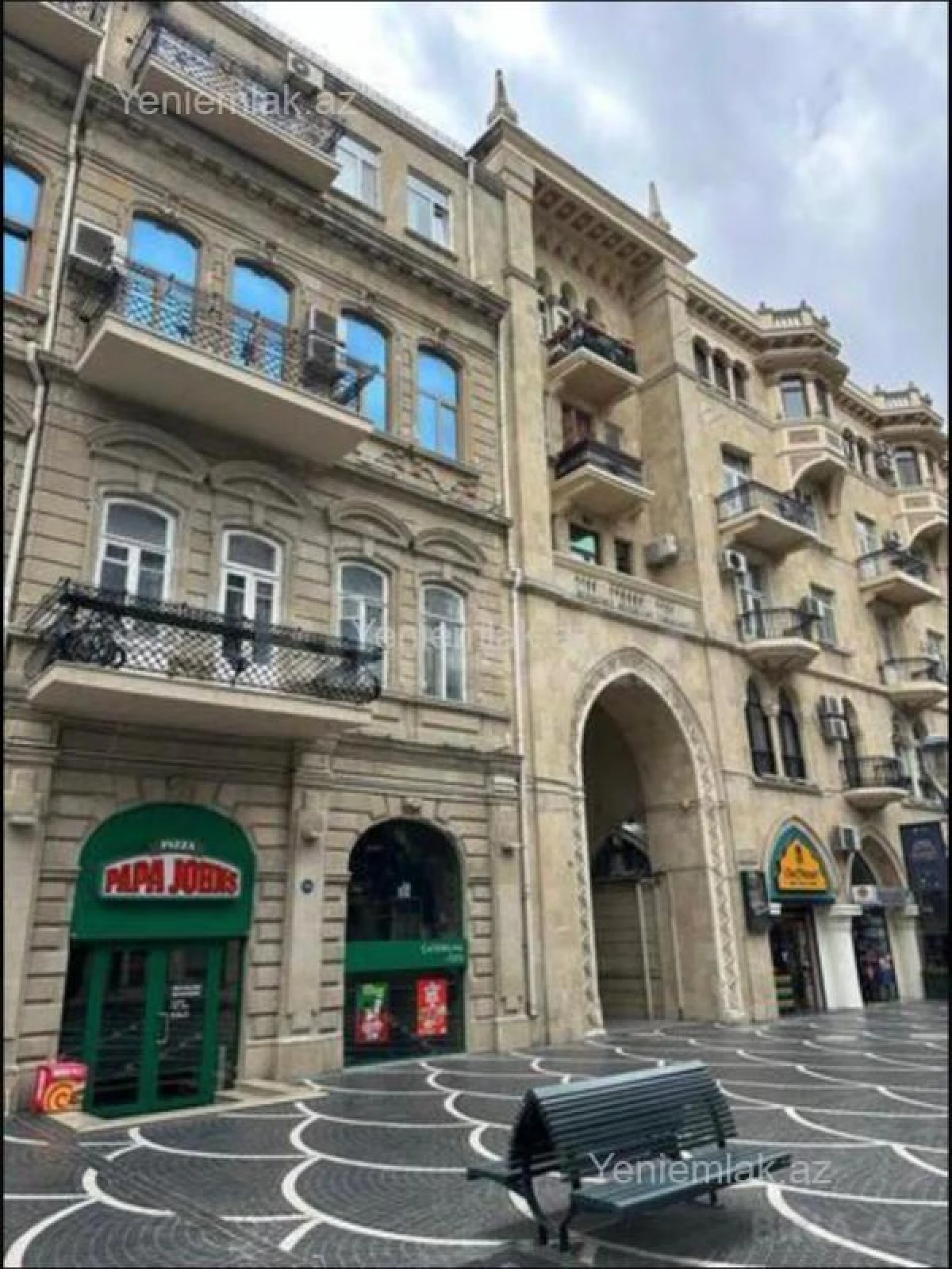 Satılır 2 otaqlı köhnə tikili 100 m²