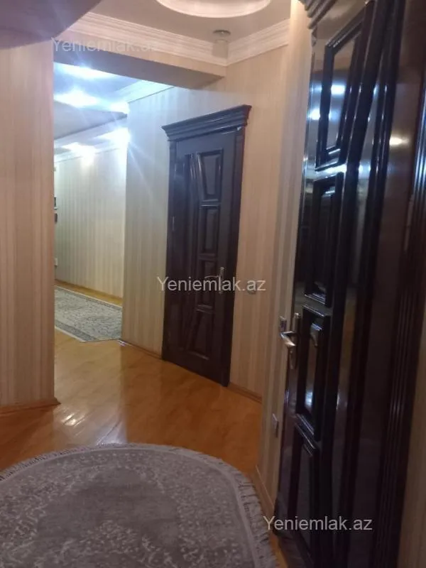 Satılır 3 otaqlı yeni tikili 127 m²
