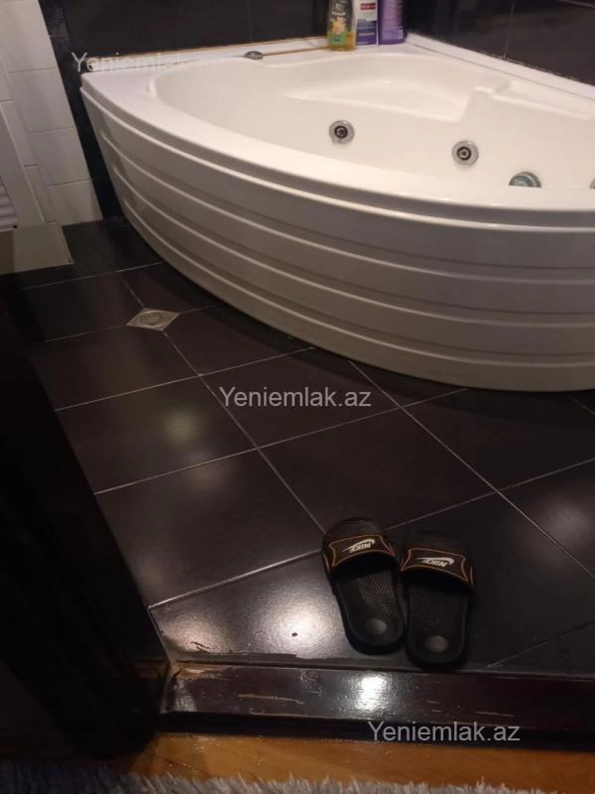 Satılır 3 otaqlı yeni tikili 127 m²