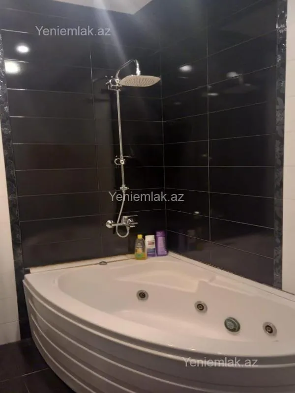 Satılır 3 otaqlı yeni tikili 127 m²