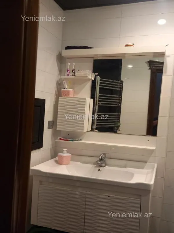 Satılır 3 otaqlı yeni tikili 127 m²