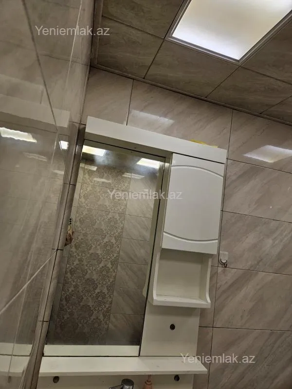 Satılır 2 otaqlı köhnə tikili 60 m²