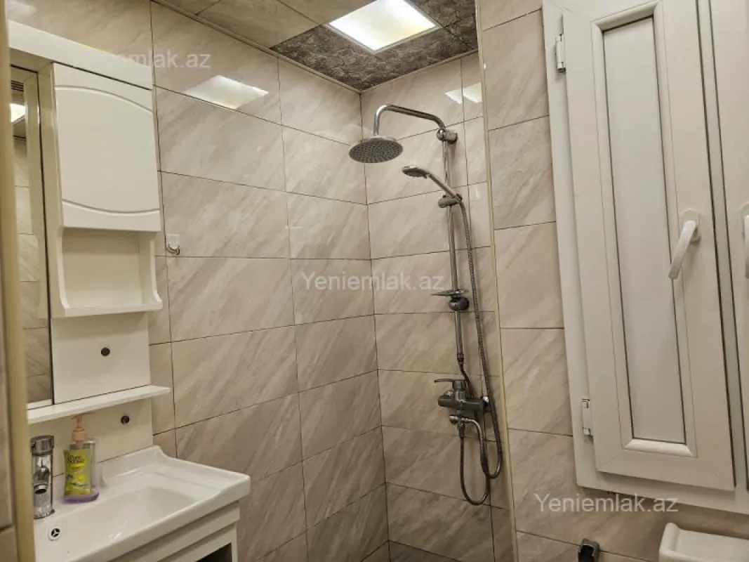 Satılır 2 otaqlı köhnə tikili 60 m²