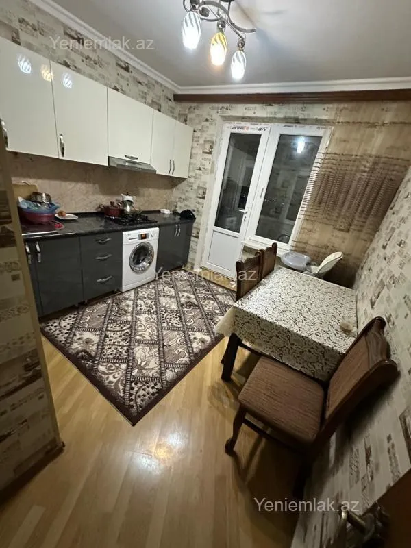 Satılır 3 otaqlı köhnə tikili 80 m²