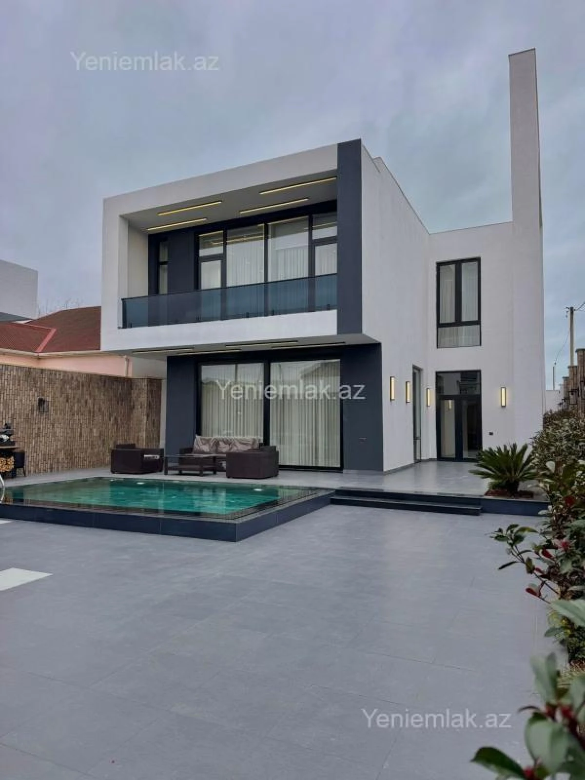 Satılır 4 otaqlı həyət evi 200 m²