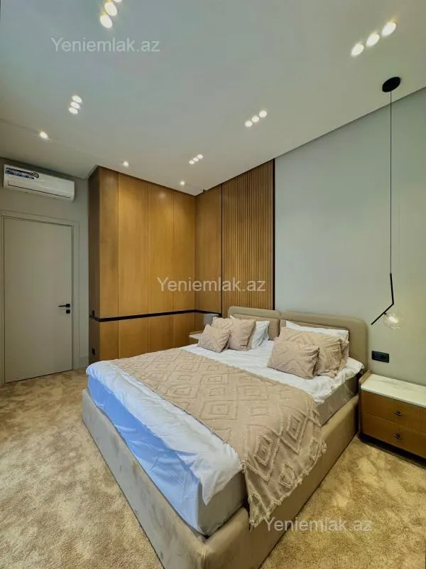 Satılır 4 otaqlı həyət evi 200 m²
