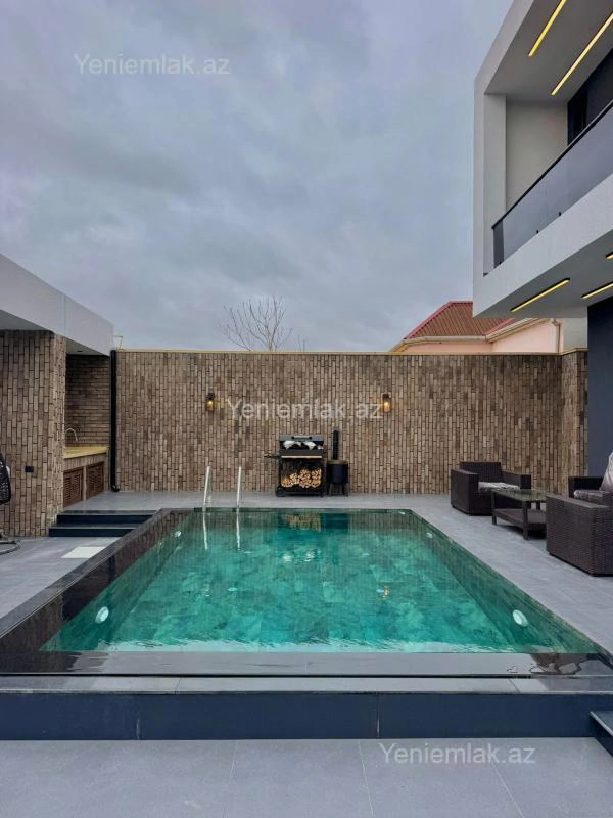 Satılır 4 otaqlı həyət evi 200 m²