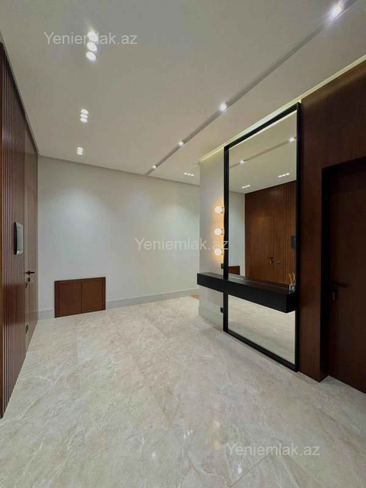 Satılır 4 otaqlı həyət evi 200 m²