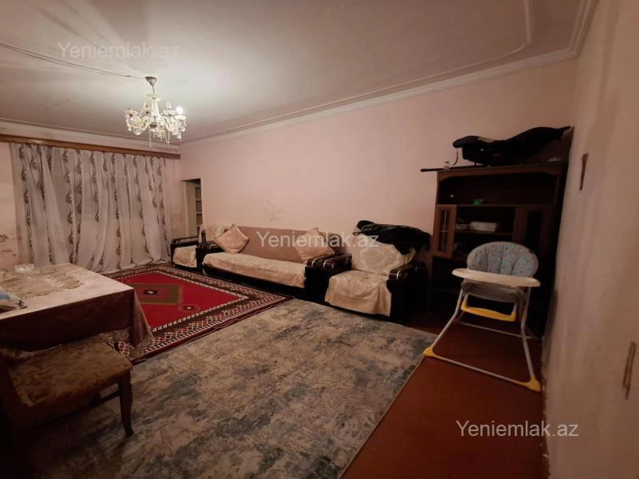 Satılır 4 otaqlı köhnə tikili 105 m²