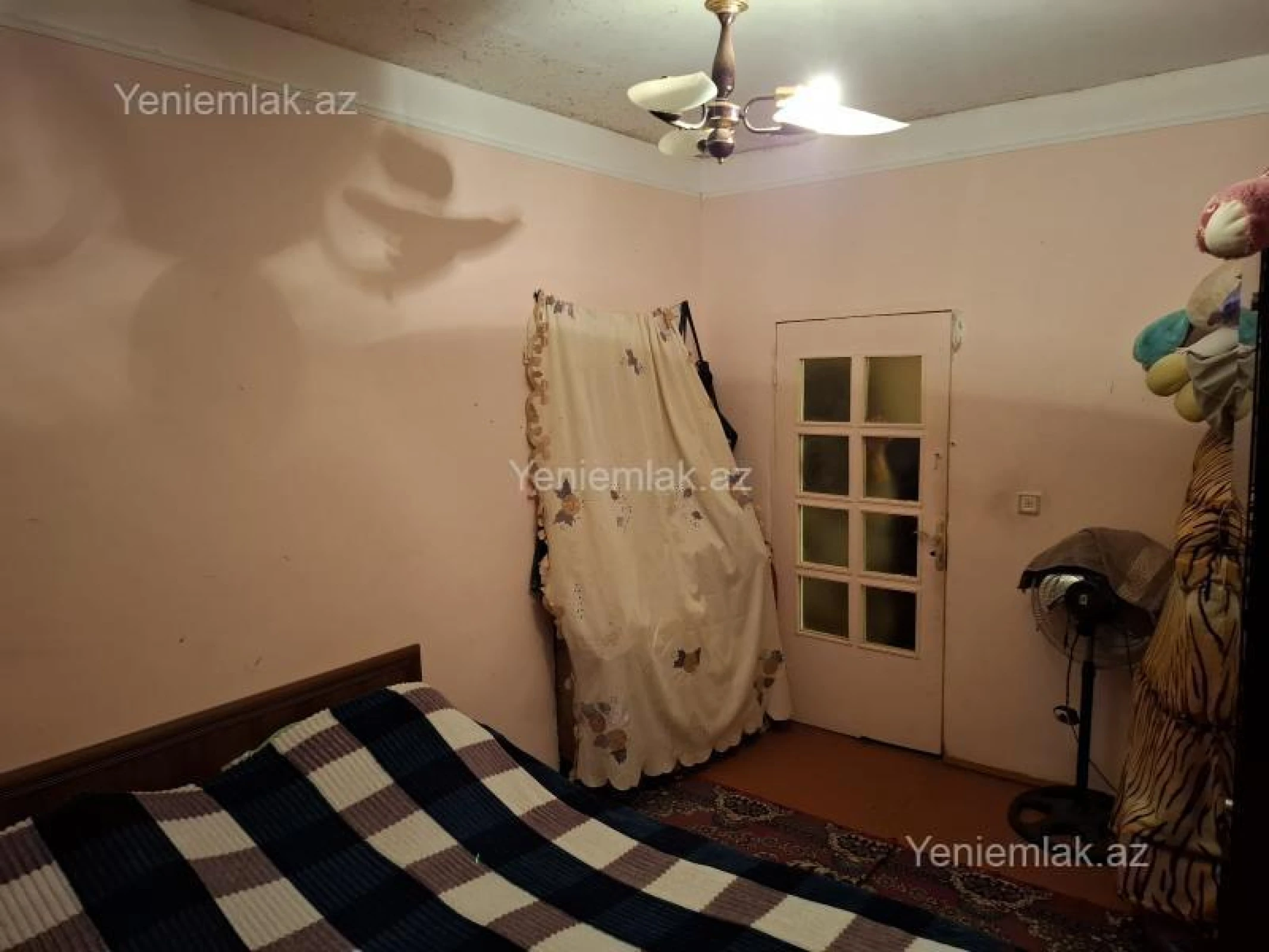 Satılır 4 otaqlı köhnə tikili 105 m²