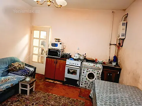 Satılır 4 otaqlı köhnə tikili 105 m²