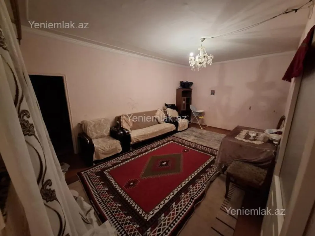 Satılır 4 otaqlı köhnə tikili 105 m²