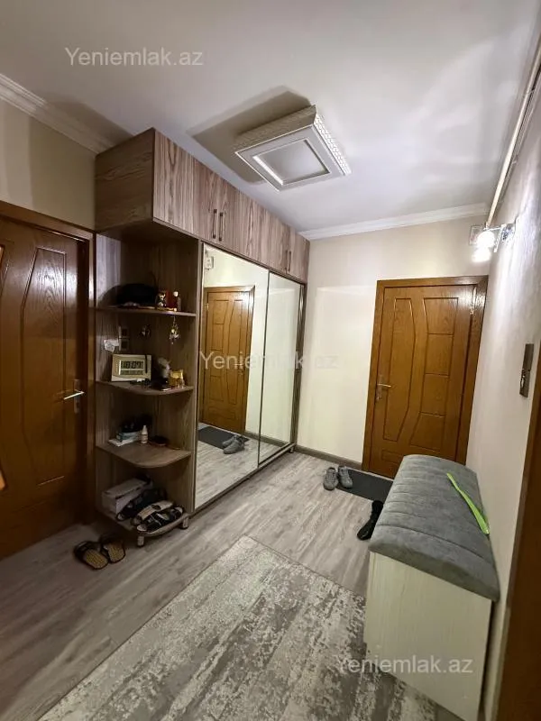 Satılır 5 otaqlı köhnə tikili 110 m²