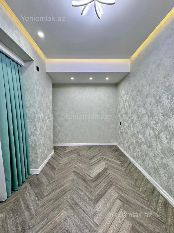 Satılır 4 otaqlı yeni tikili 180 m²
