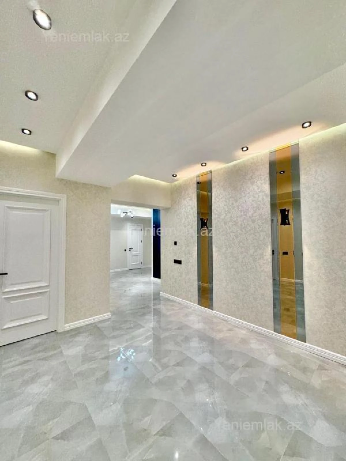 Satılır 4 otaqlı yeni tikili 180 m²