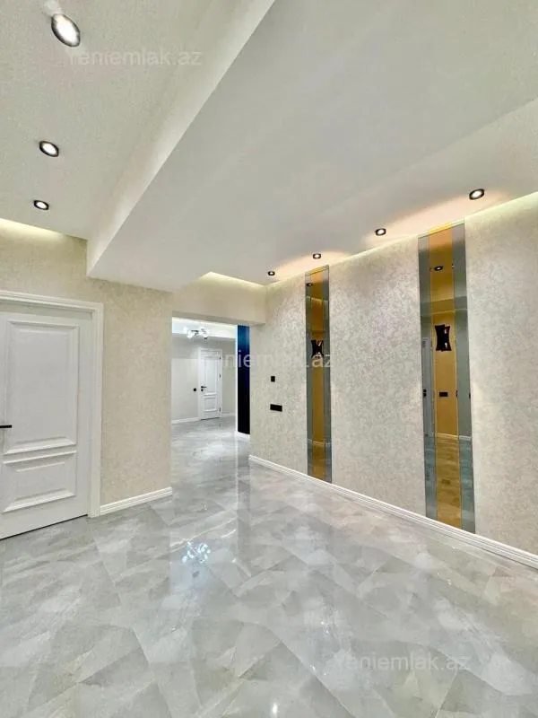 Satılır 4 otaqlı yeni tikili 180 m²