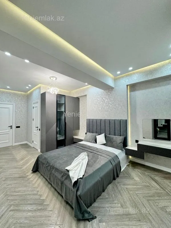 Satılır 4 otaqlı yeni tikili 180 m²