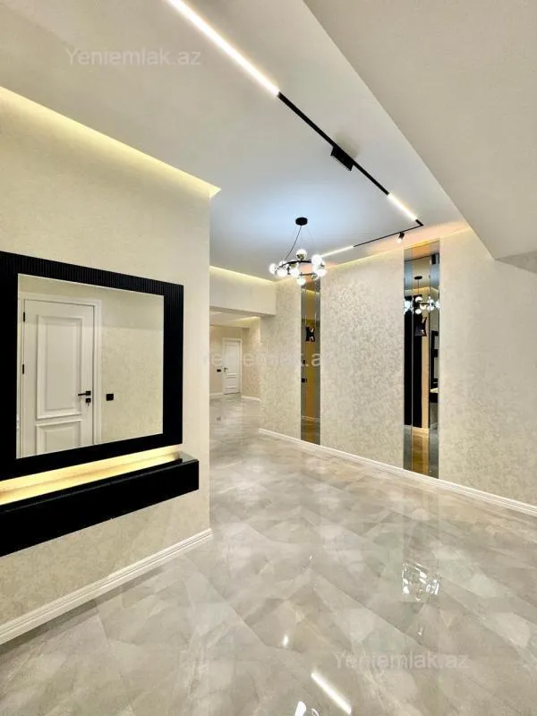 Satılır 4 otaqlı yeni tikili 180 m²